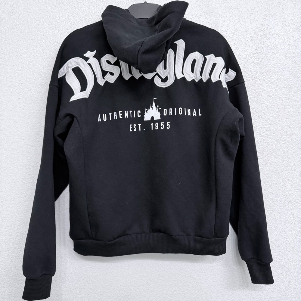 Size: XS | Disneyland Black zip up hoodie